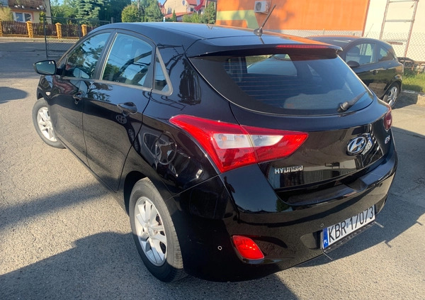 Hyundai I30 cena 34950 przebieg: 145456, rok produkcji 2013 z Pieniężno małe 596